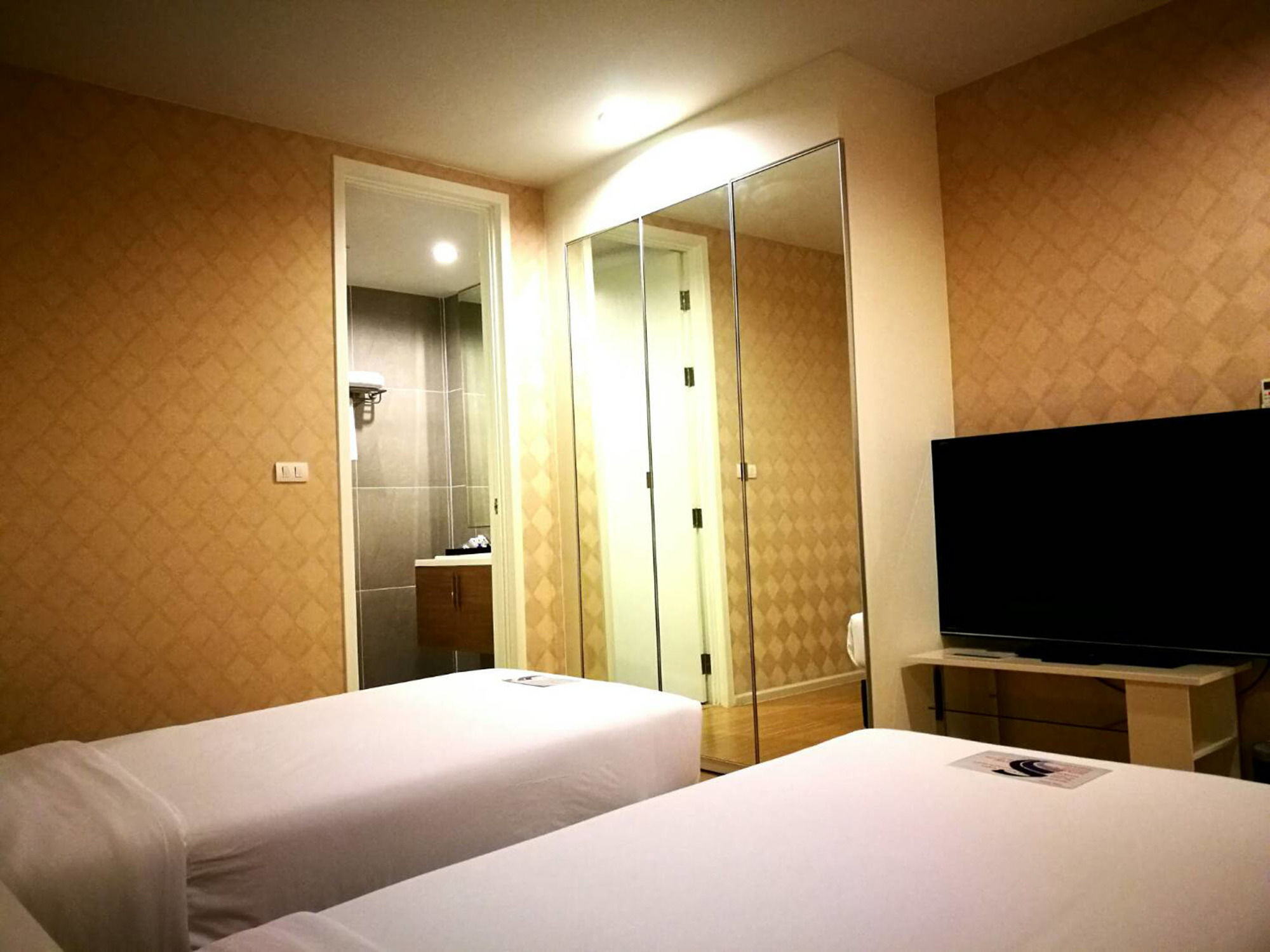 iCheck inn Skyy Sukhumvit 1 Bangkok Exteriör bild